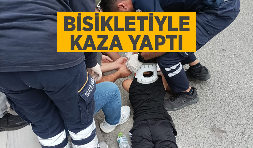 Uyarı Levhasına Çarptı, Ambulansla Hastaneye Kaldırıldı