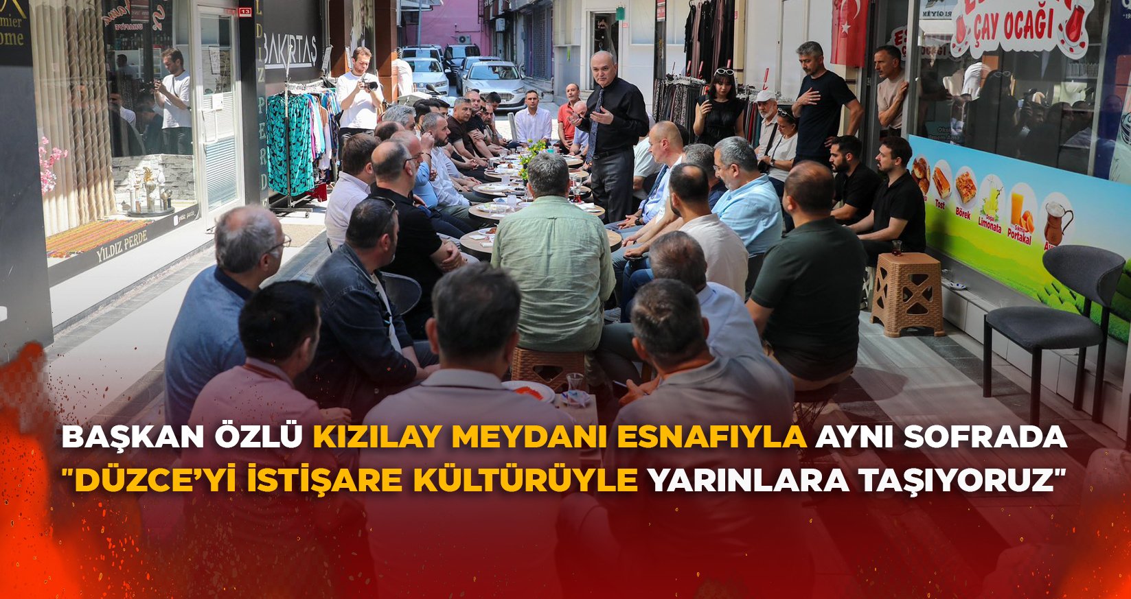BAŞKAN ÖZLÜ KIZILAY MEYDANI ESNAFIYLA AYNI SOFRADA